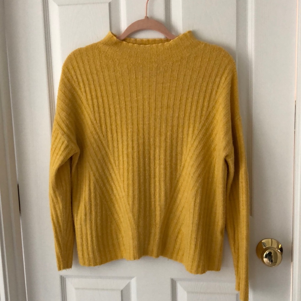 Old Navy mock turtleneck sweater
